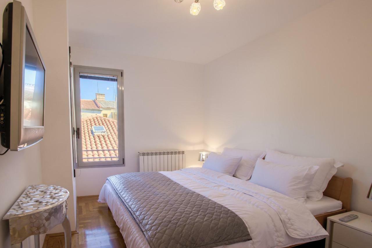 Apartment San Rocco Center Pula Exterior photo